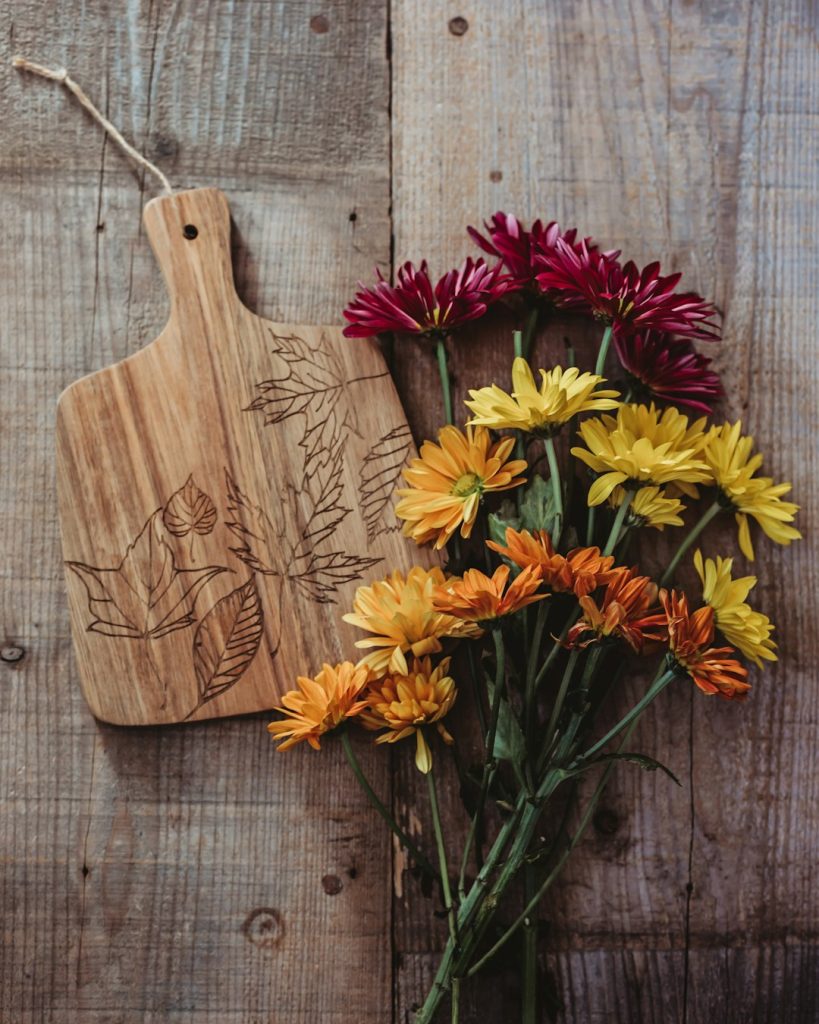 a-vase-with-flowers-mej9wwo4ne